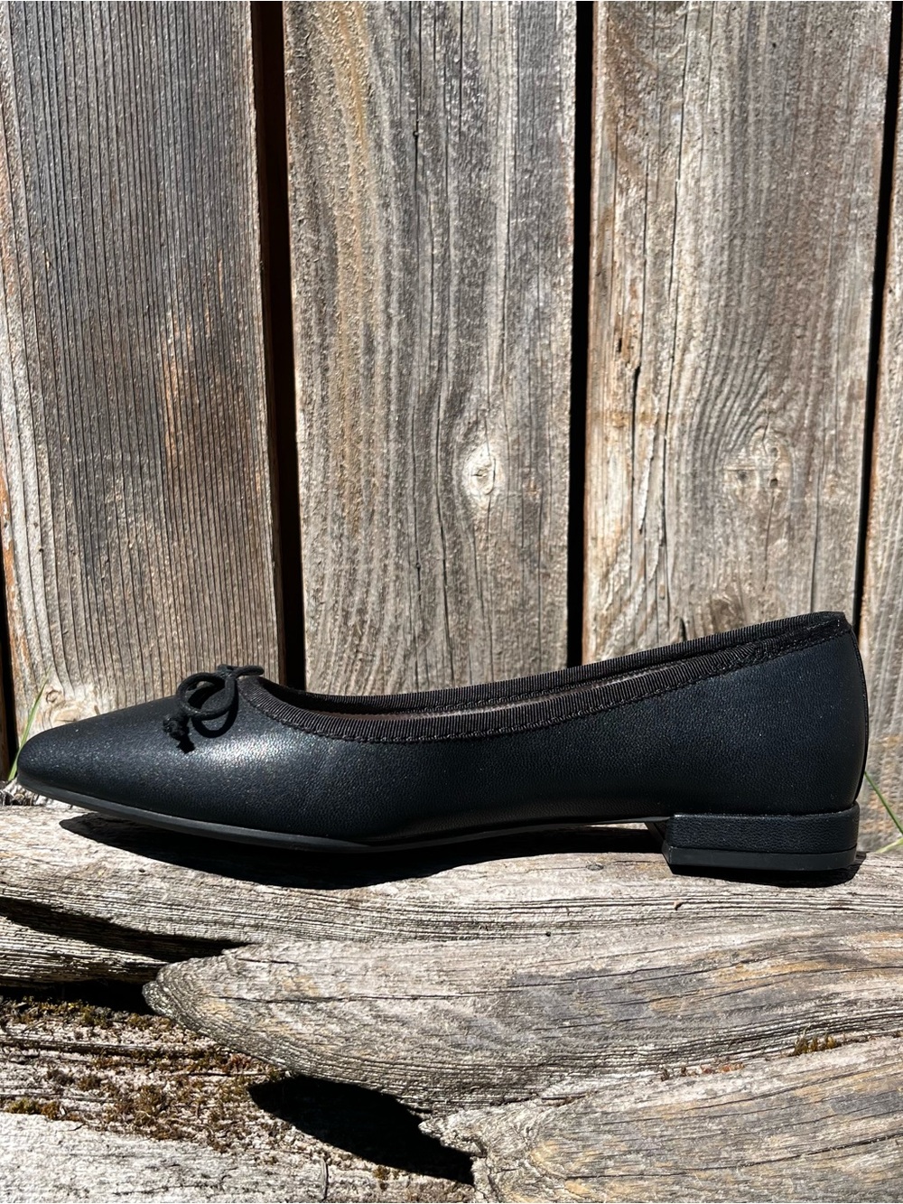 Me Too black pointed ballet flat size 7.5